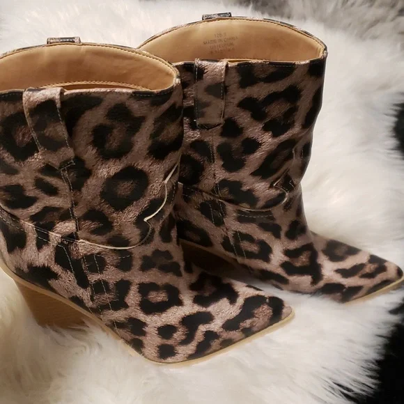 🧿Booties - Picture 2 of 4